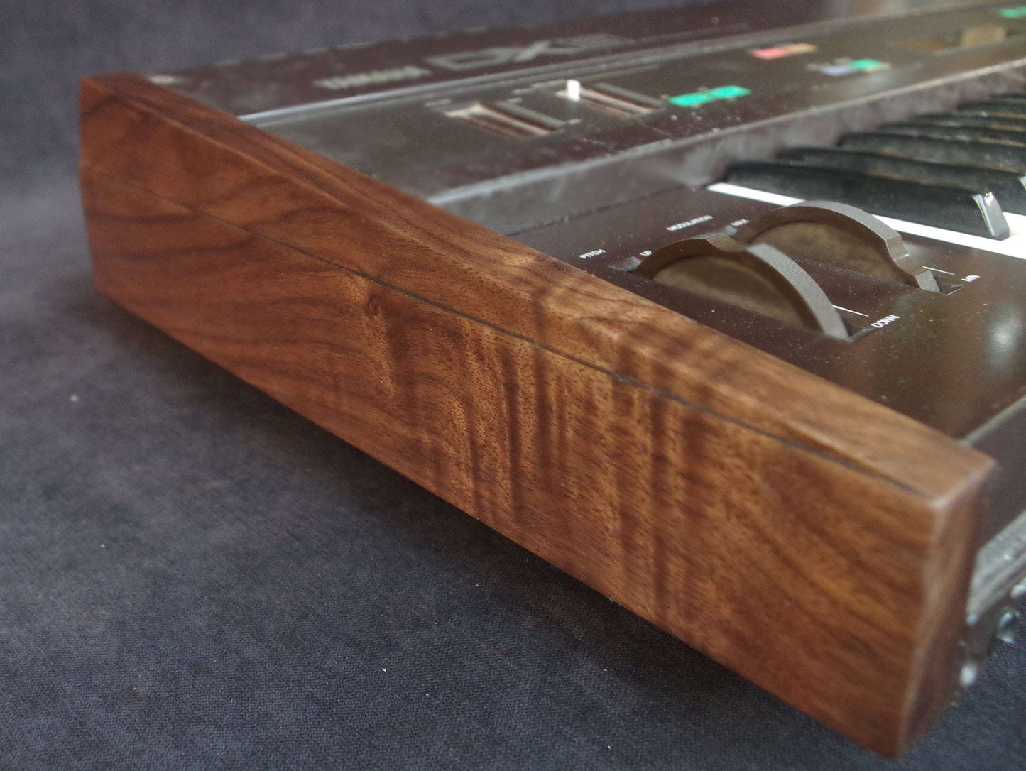 Wood ends for Yamaha DX7 DX9 synthesizer Side panels End caps