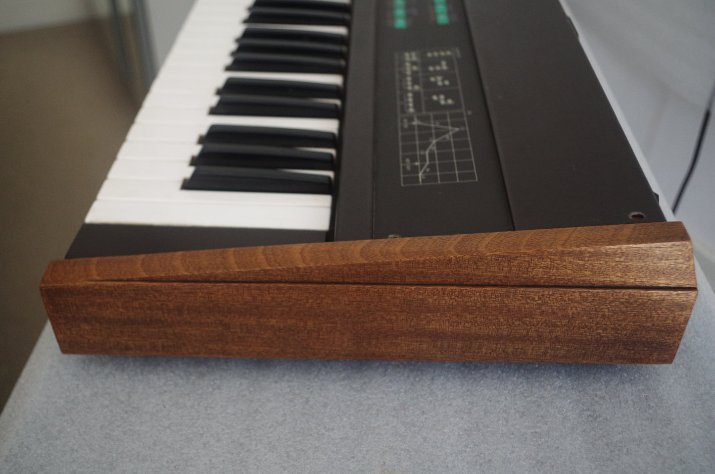 Yamaha DX7 / DX9 Mahogany Wooden Side Panels – DX1 Style Upgrade