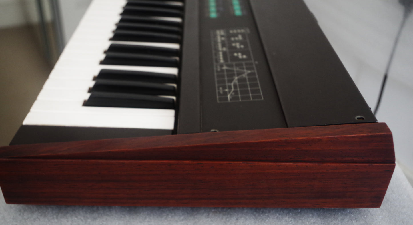 Yamaha DX7 / DX9 Padauk Wooden Side Panels – DX1 Style Upgrade