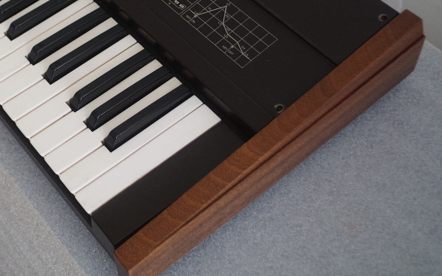 Yamaha DX7 / DX9 Mahogany Wooden Side Panels – DX1 Style Upgrade