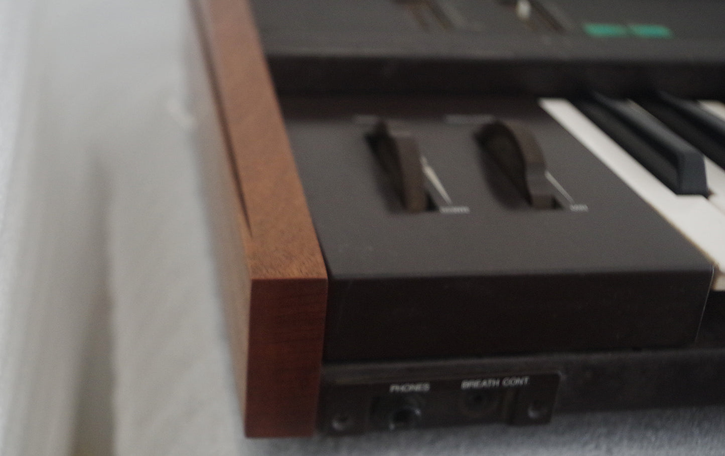 Yamaha DX7 / DX9 Mahogany Wooden Side Panels – DX1 Style Upgrade