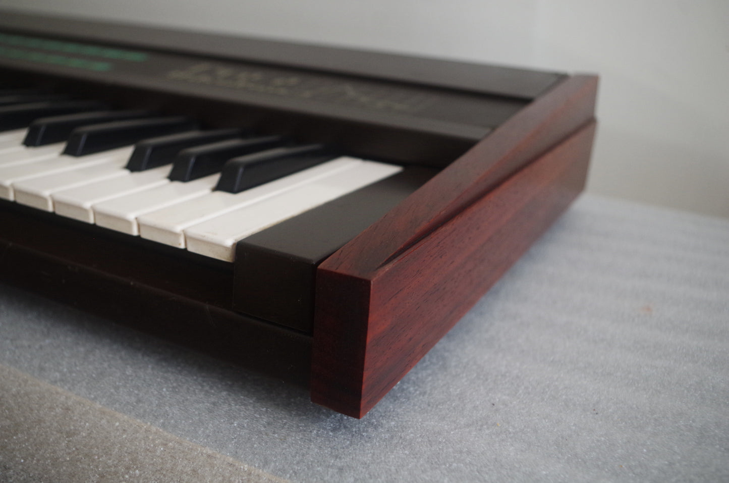 Yamaha DX7 / DX9 Padauk Wooden Side Panels – DX1 Style Upgrade